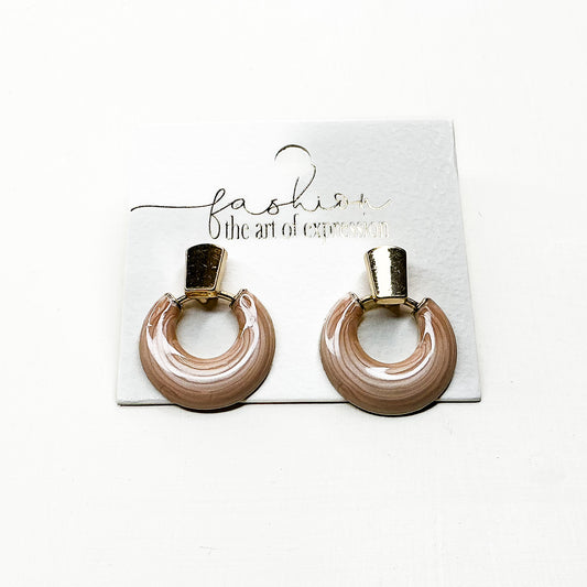 Pale Dangles
