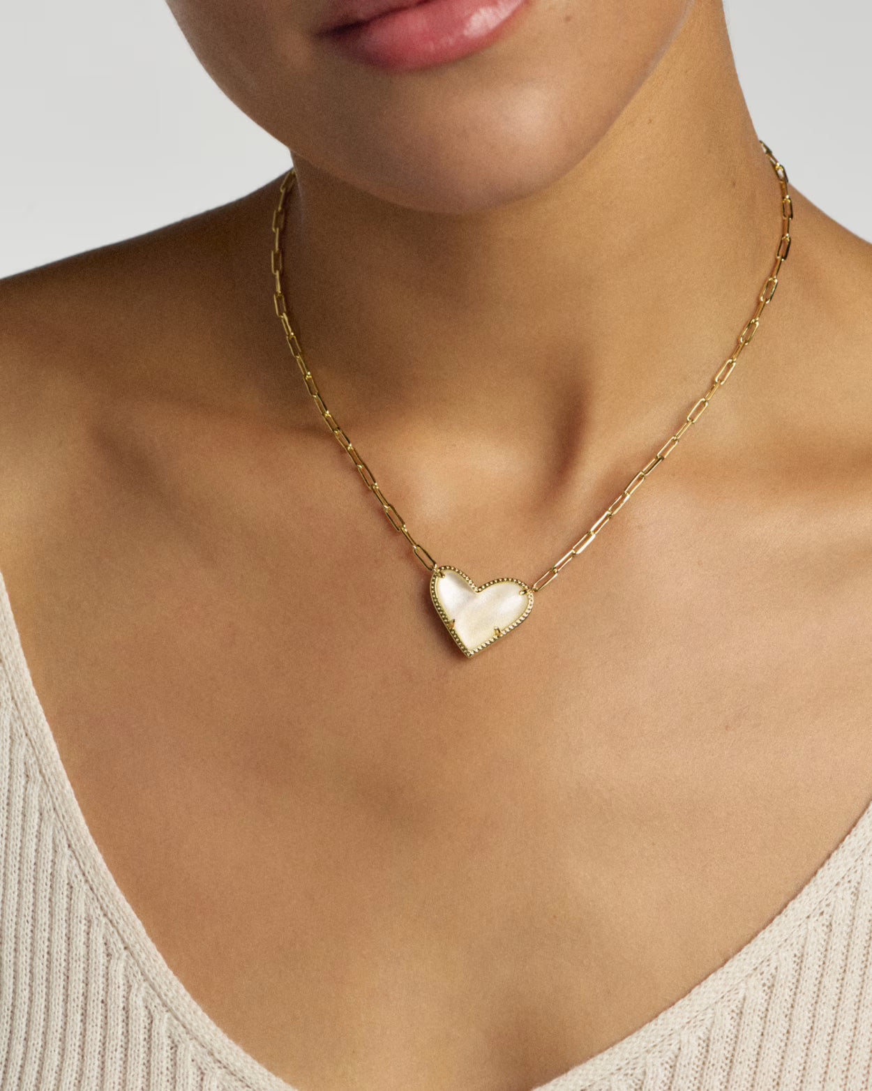Kendra Scott Ari Heart Statement Gold Short Pendant Necklace
