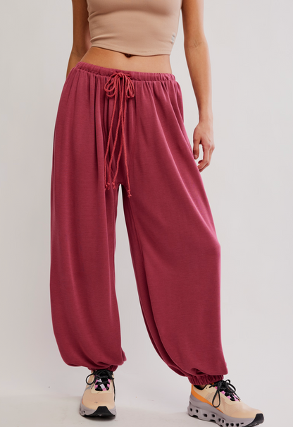 Free People Momentum Pant in Brick