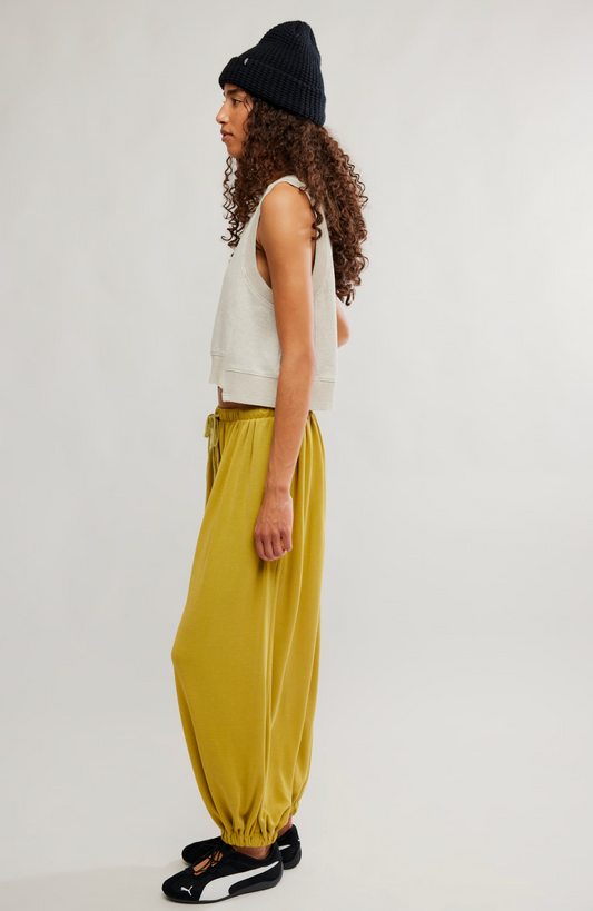 Free People Momentum Pant in Dried Palm