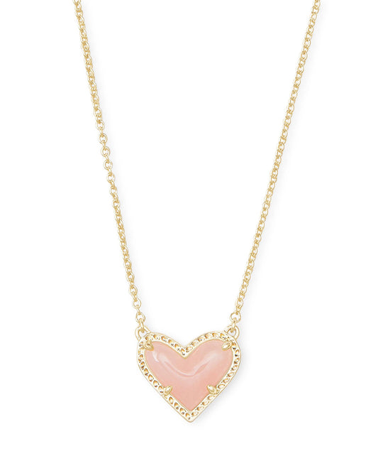 Kendra Scott Ari Heart Gold Short Pendant Necklace in Rose Quartz