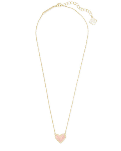 Kendra Scott Ari Heart Gold Short Pendant Necklace in Rose Quartz