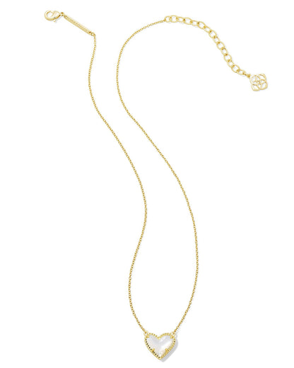 Kendra Scott Ari Heart Gold Short Pendant Necklace in MOP