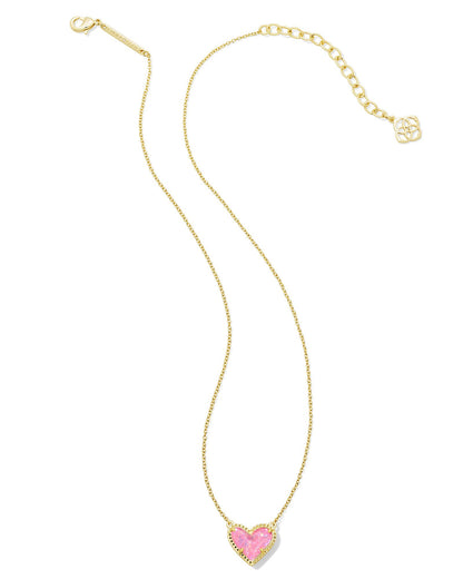 Kendra Scott Ari Heart Gold Short Pendant Necklace in Pink Iridescent Glitter Glass